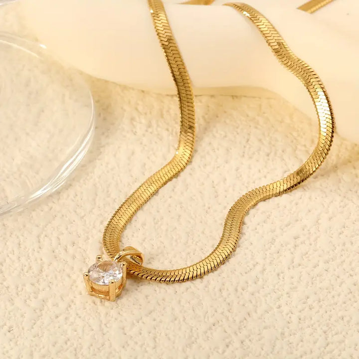 Elegant Gold Rhinestone Pendant Necklace